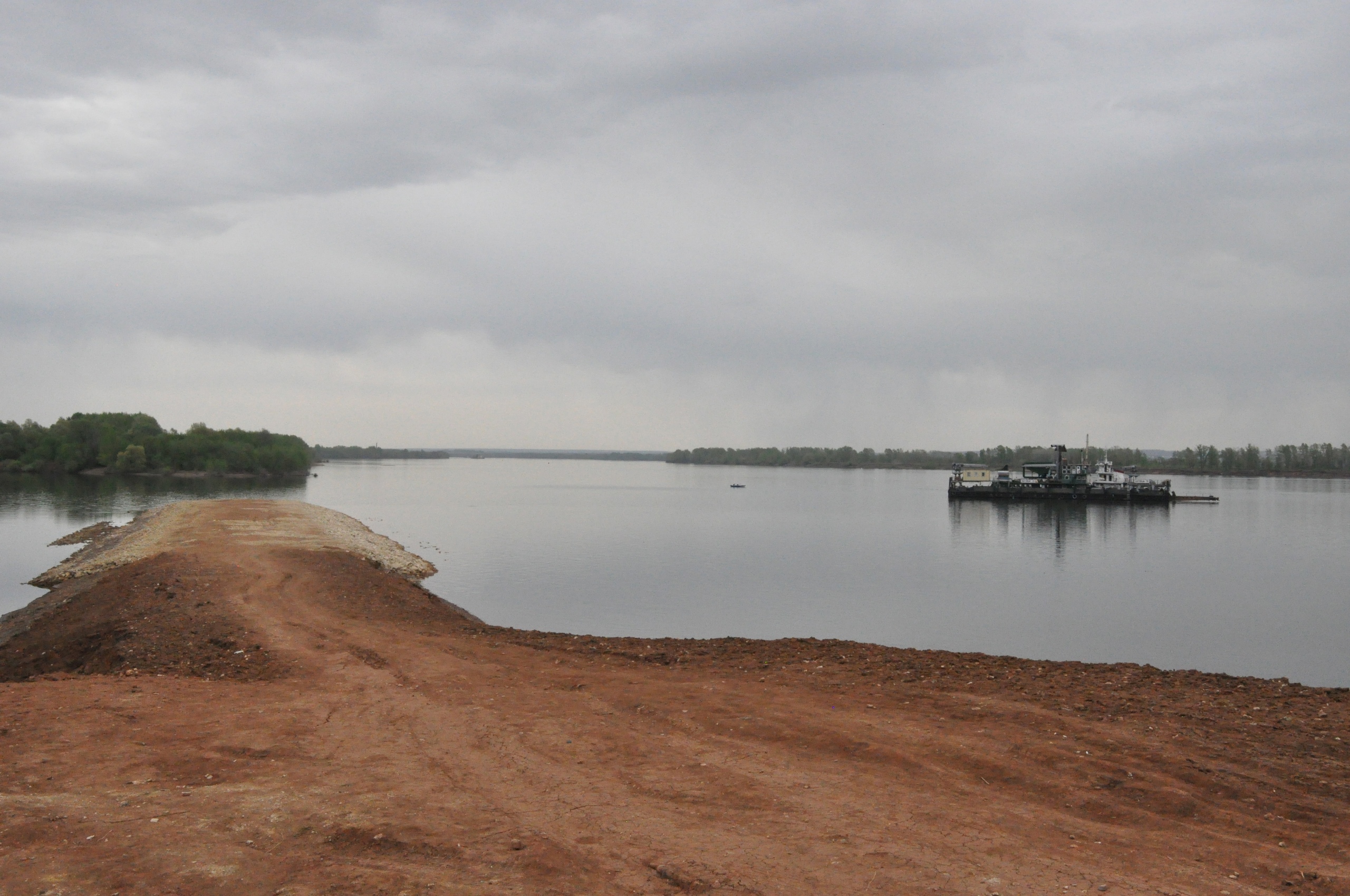 Строительство елабужского пляжа продолжится после подъема воды