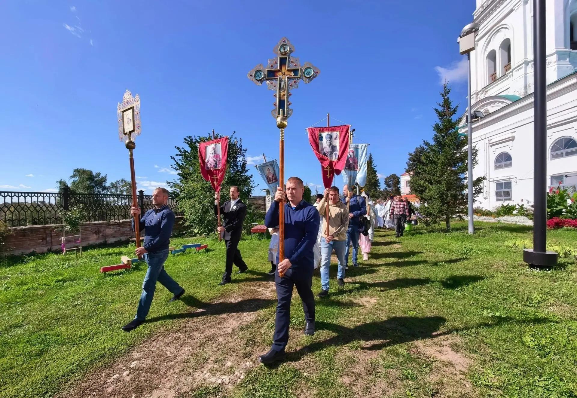 Престольный праздник в Спасском соборе Елабуги