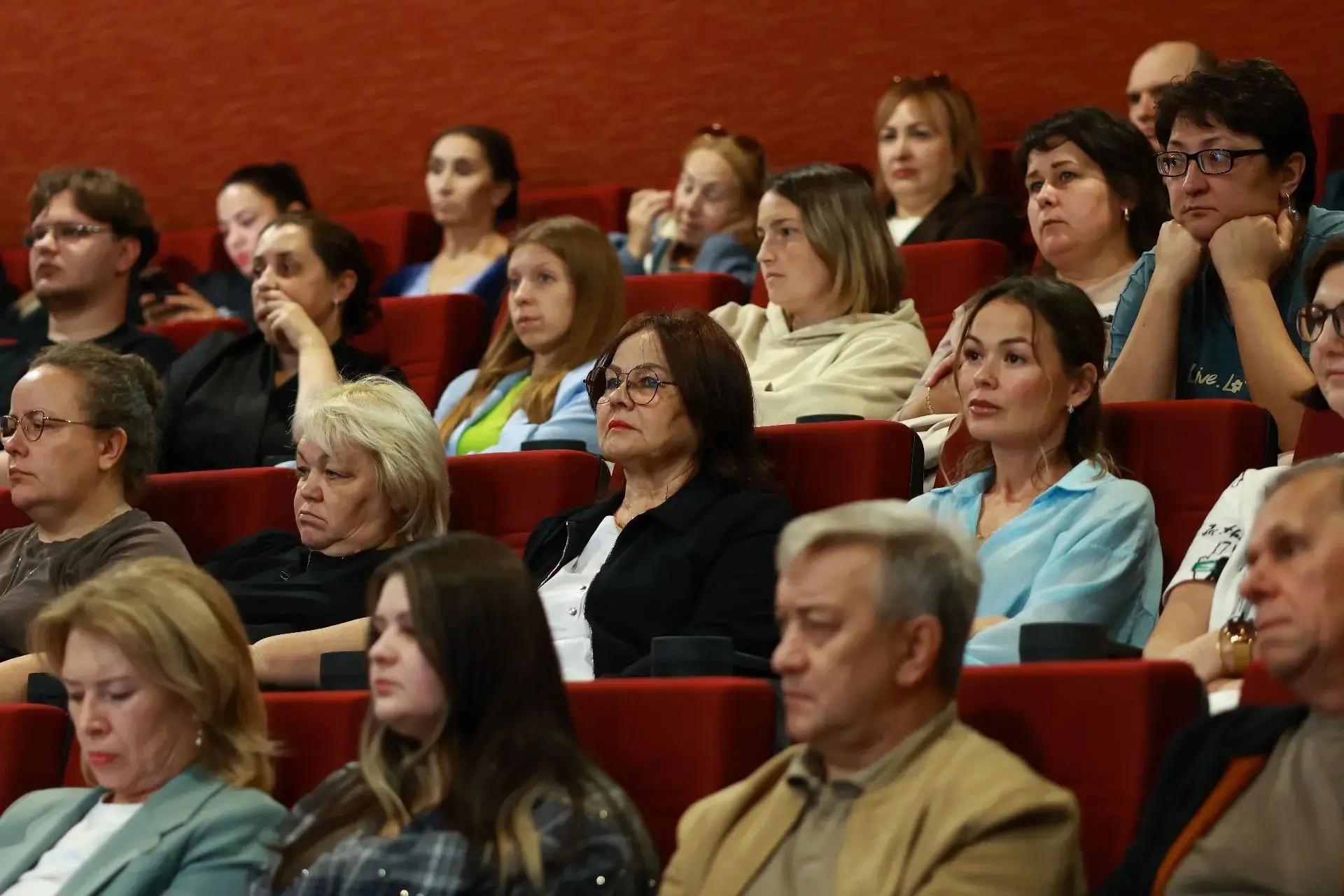 Рустем Нуриев встретился с коллективом «Эссен Продакшн АГ»
