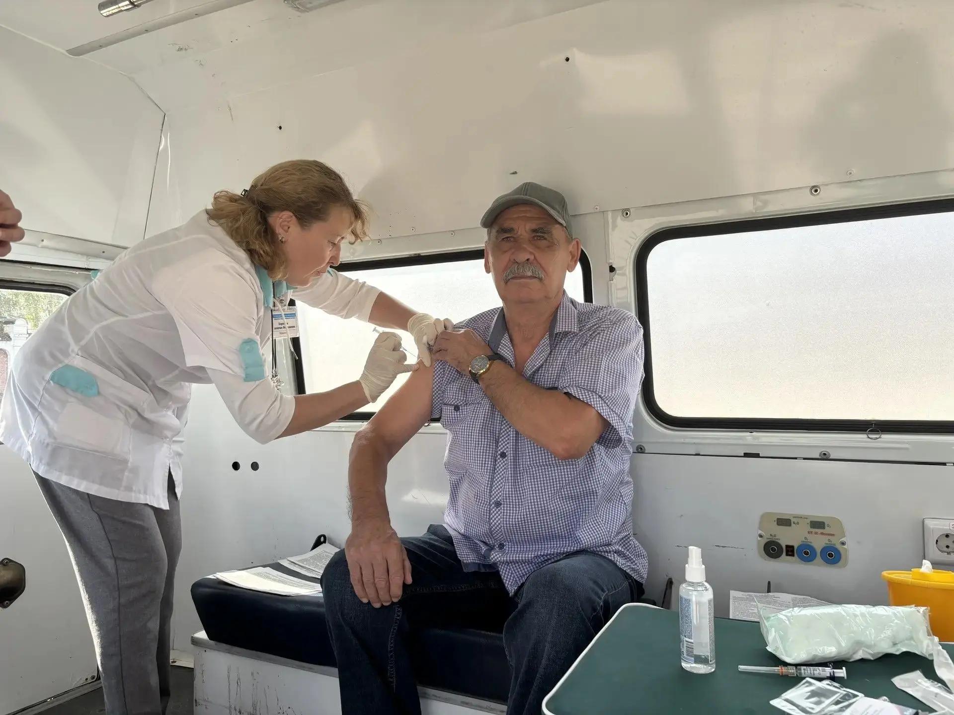 В Елабуге призвали не откладывать вакцинацию от гриппа