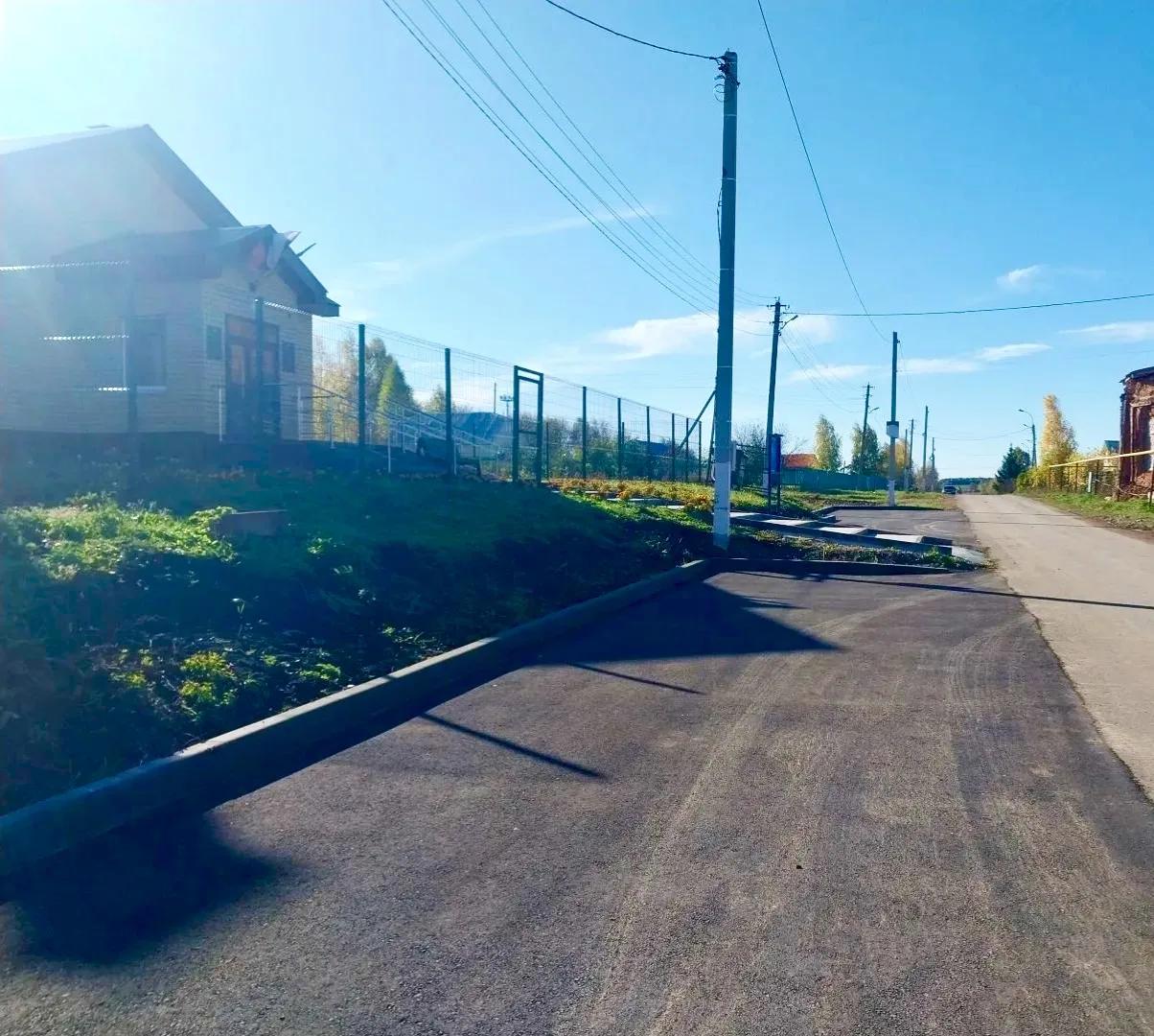 новая парковка возле исполкома в Большой Качке