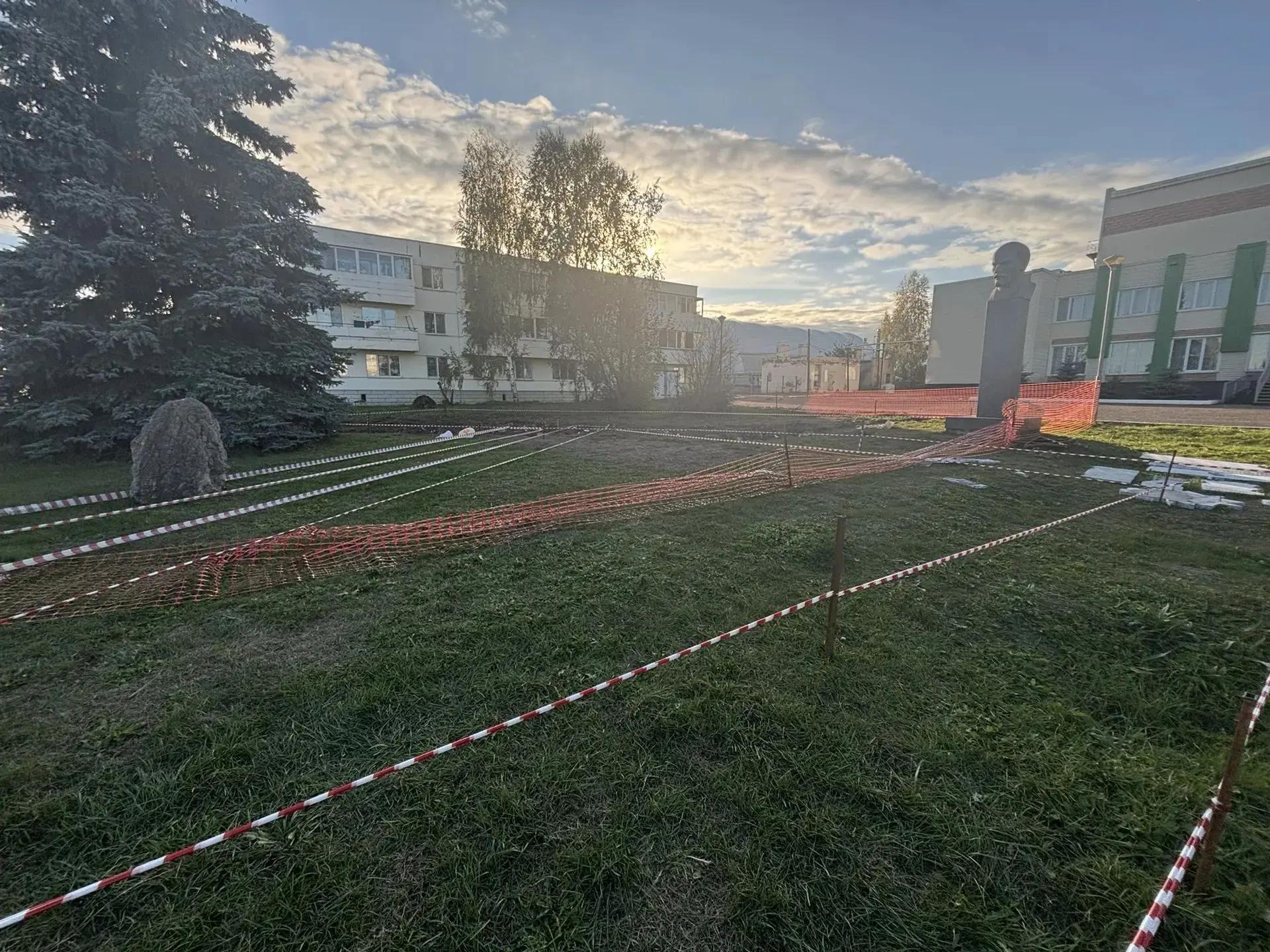 В Танайке началась реконструкция сквера Памяти