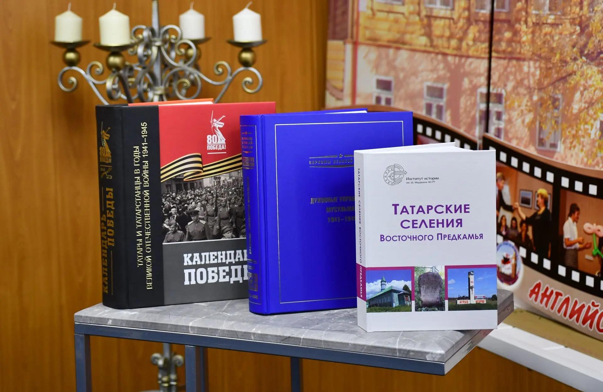 Презентация исторических книг в Библиотеке Серебряного века Елабуги.