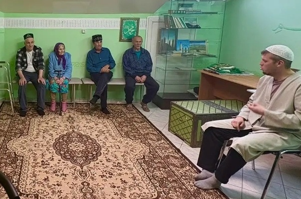 Встреча хазрата Фанзиля с проживающими Елабужского дома-интерната