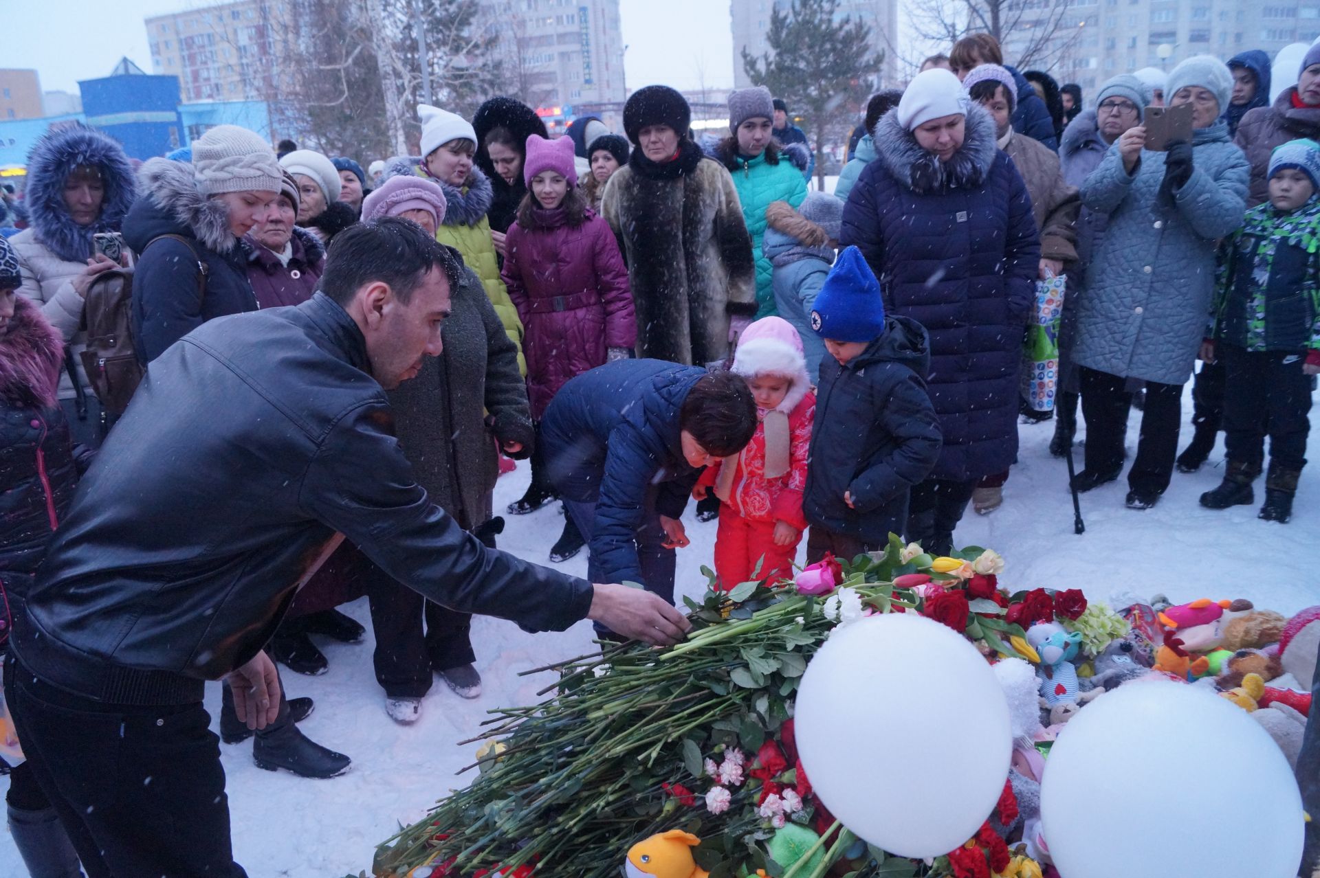 В Елабуге прошла акция памяти по погибшим в Кемерово