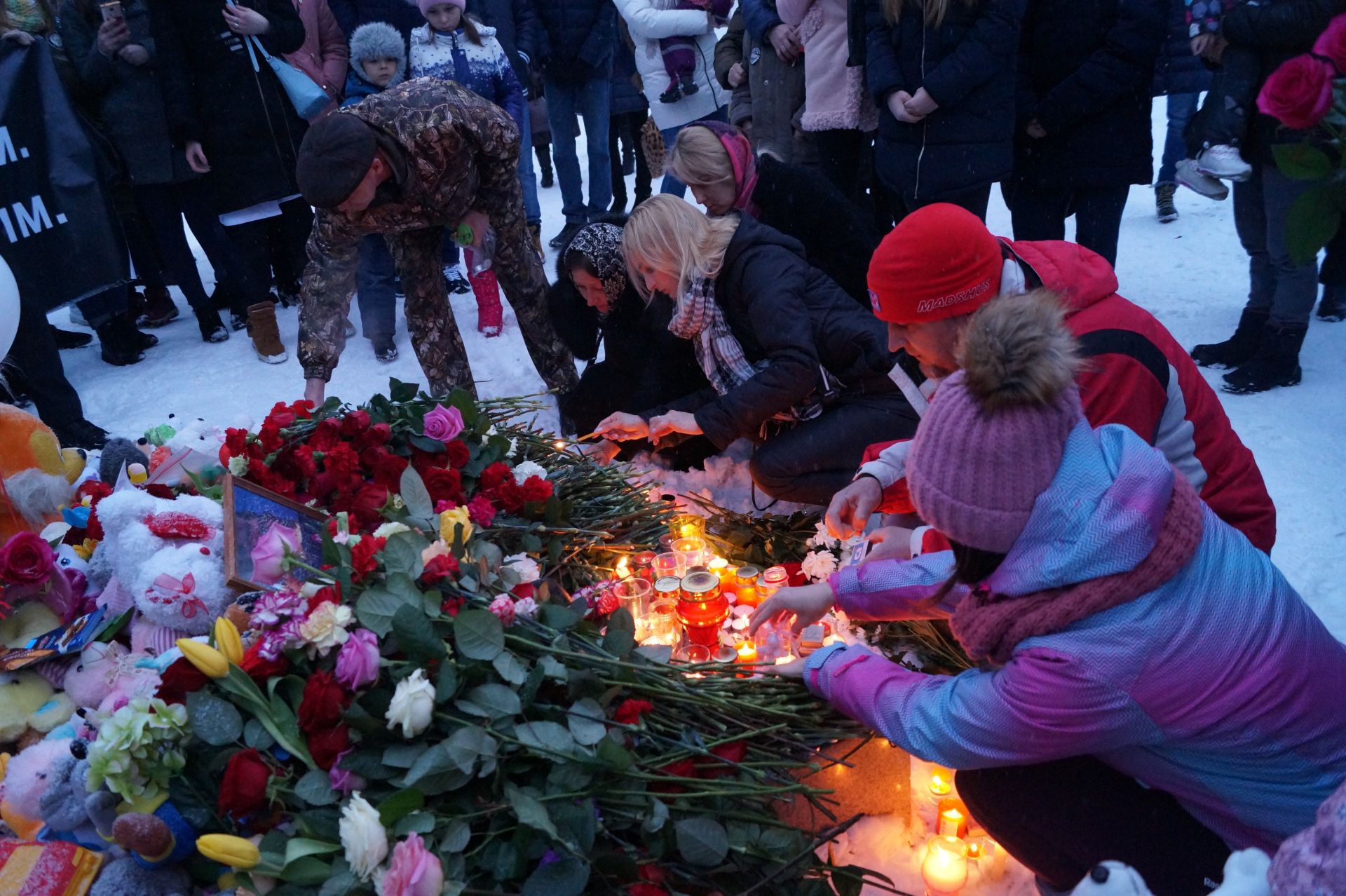 В Елабуге прошла акция памяти по погибшим в Кемерово