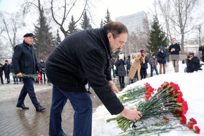 Алексей Песошин в Казани поддержал акцию в память о погибших при пожаре в Кемерово