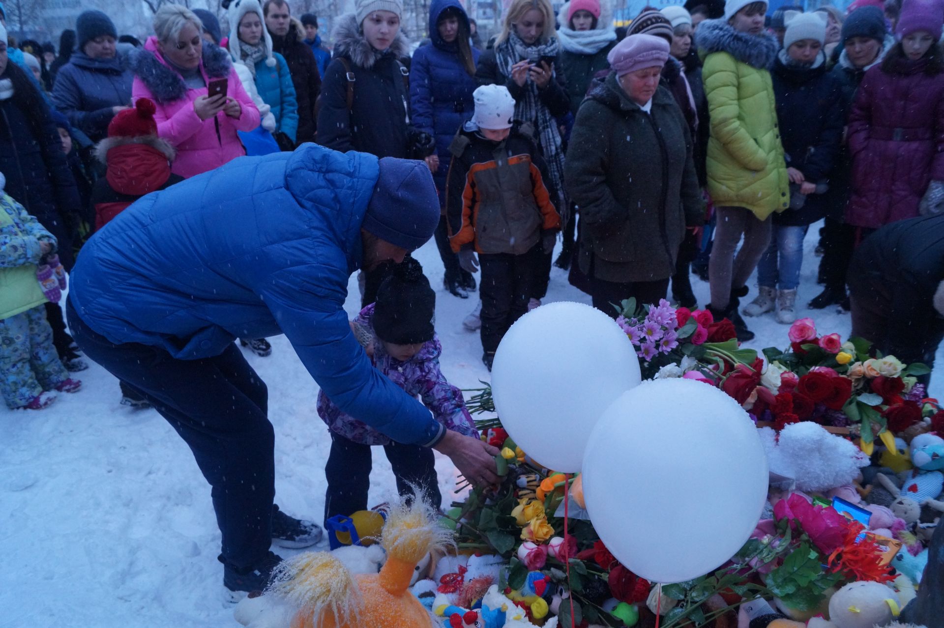 В Елабуге прошла акция памяти по погибшим в Кемерово