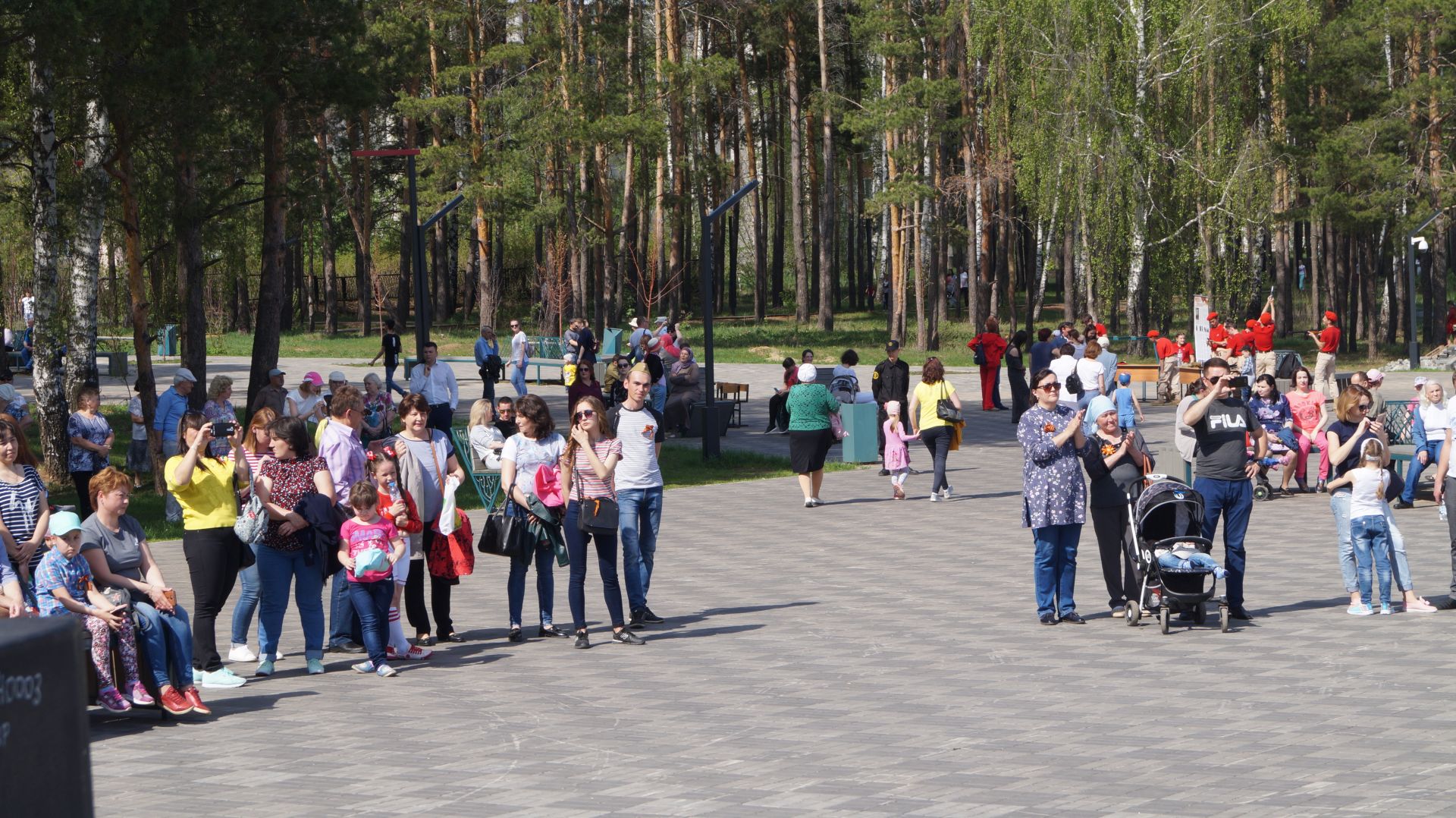 Праздничные гуляния в честь Дня Победы проходят в Гуляй парке Елабуги