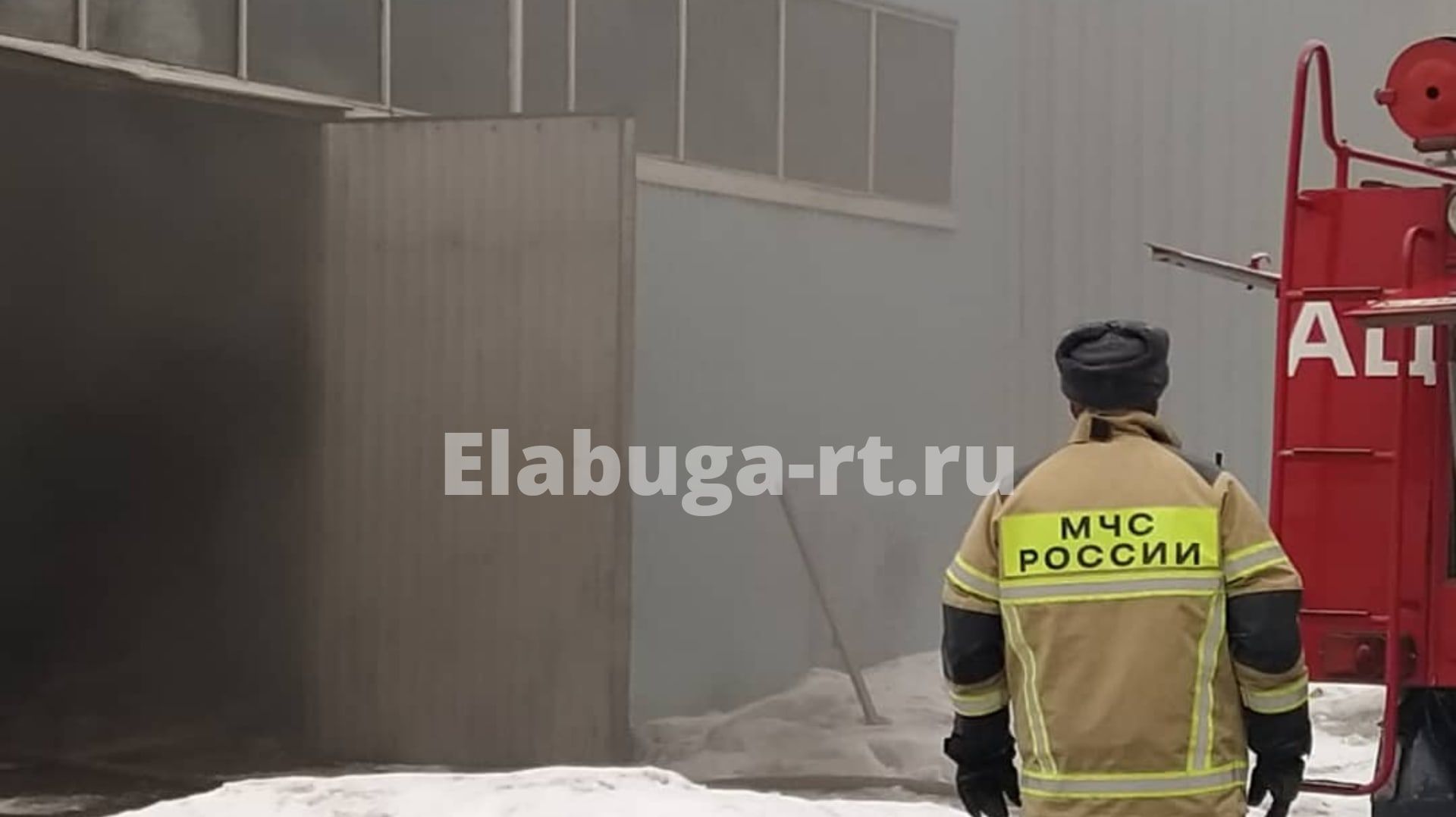 В Елабуге на складе произошел пожар