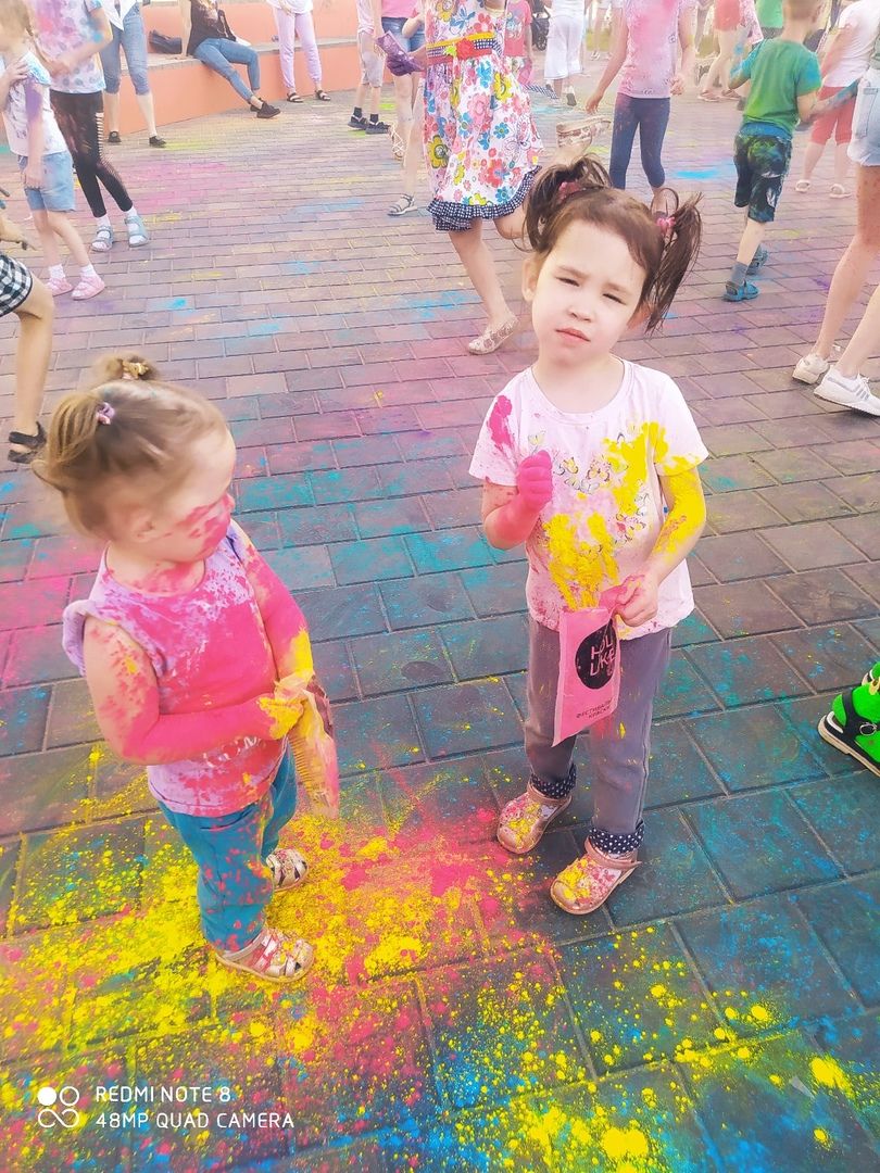 В Елабуге прошел фестиваль красок «Colors»
