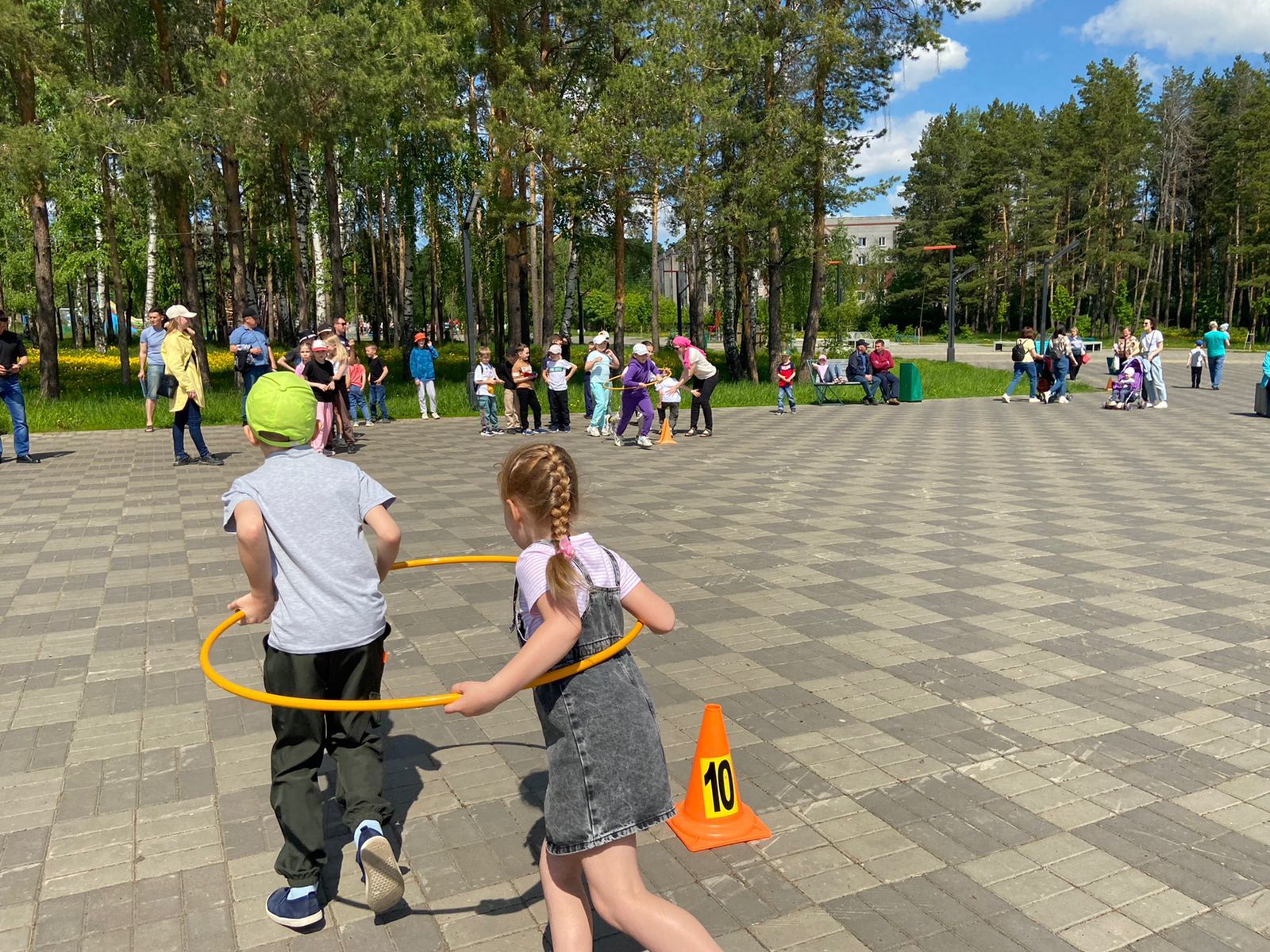 В парке "Гуляй" отметили День защиты детей спортивными состязаниями