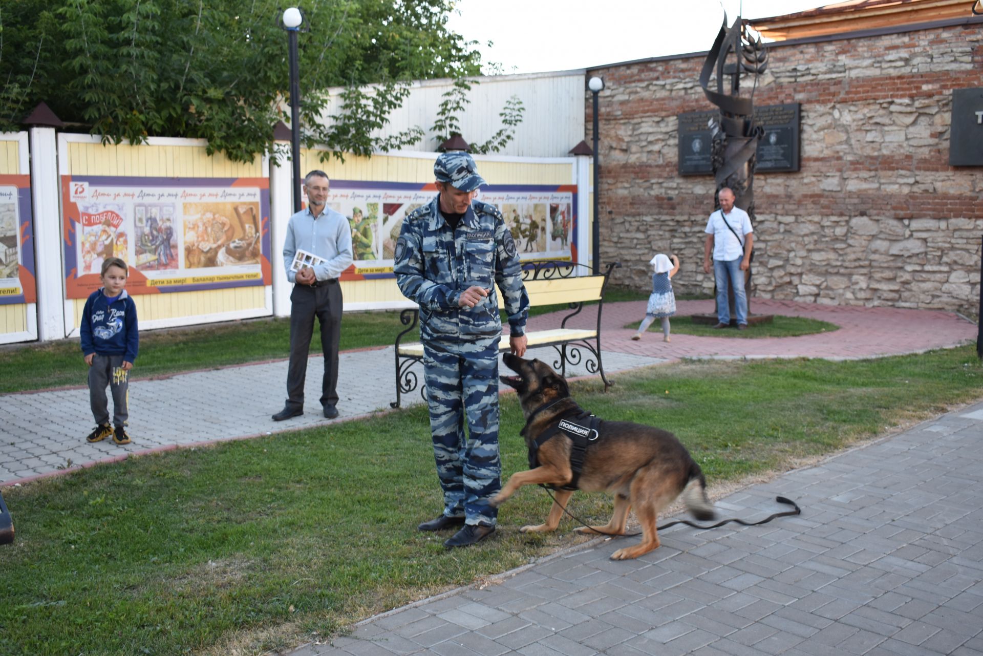 В Елабуге отметили День фронтовой собаки