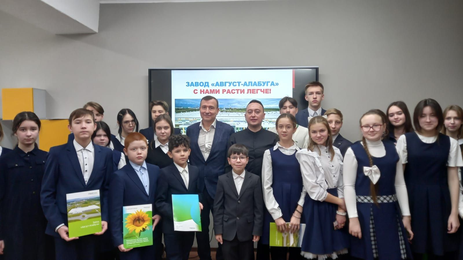 Генеральному директору «Август-Алабуга» презентовали бизнес-класс «Купеческая Елабуга»