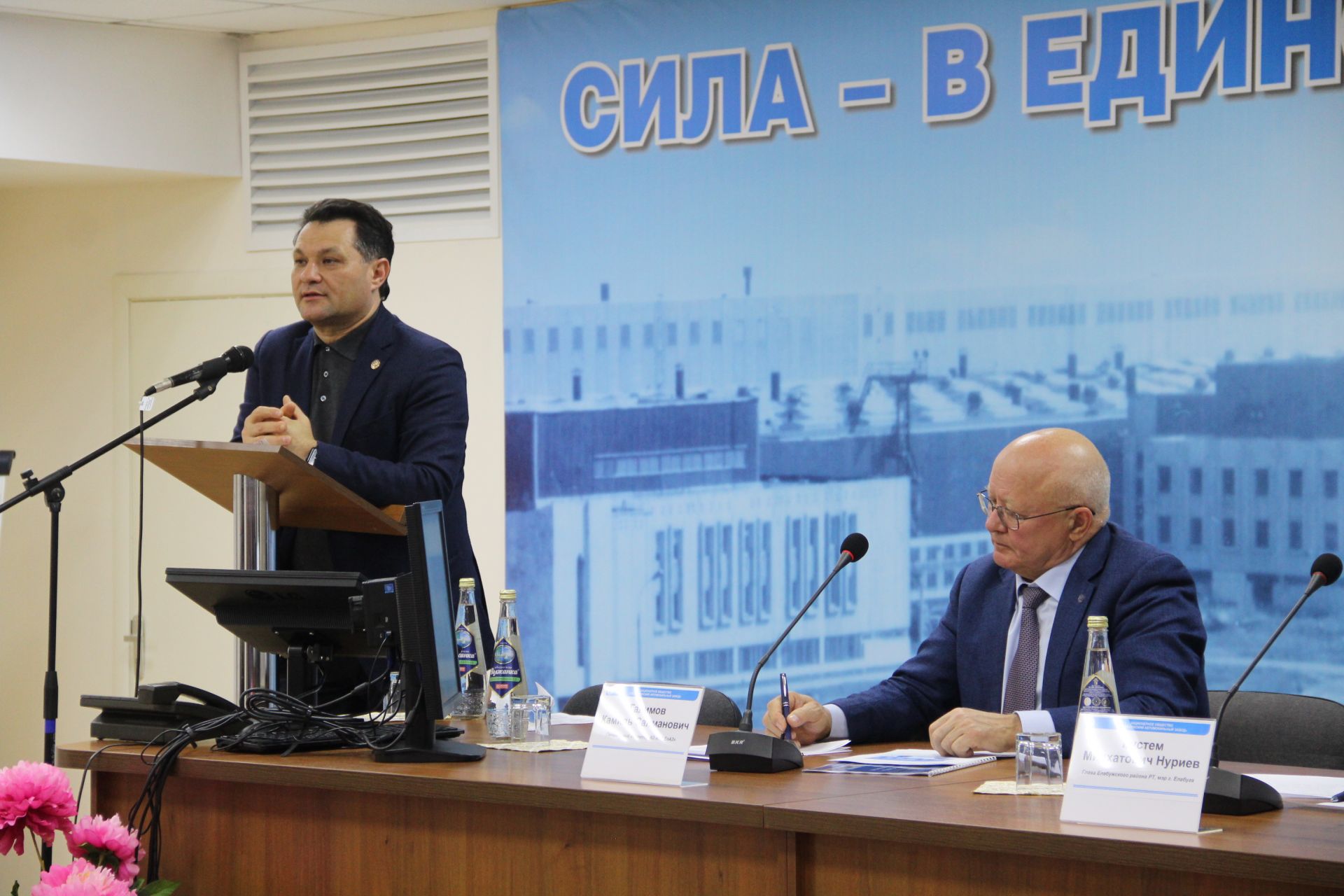 Глава Елабужского района встретился с работниками ПО «ЕлАЗ»