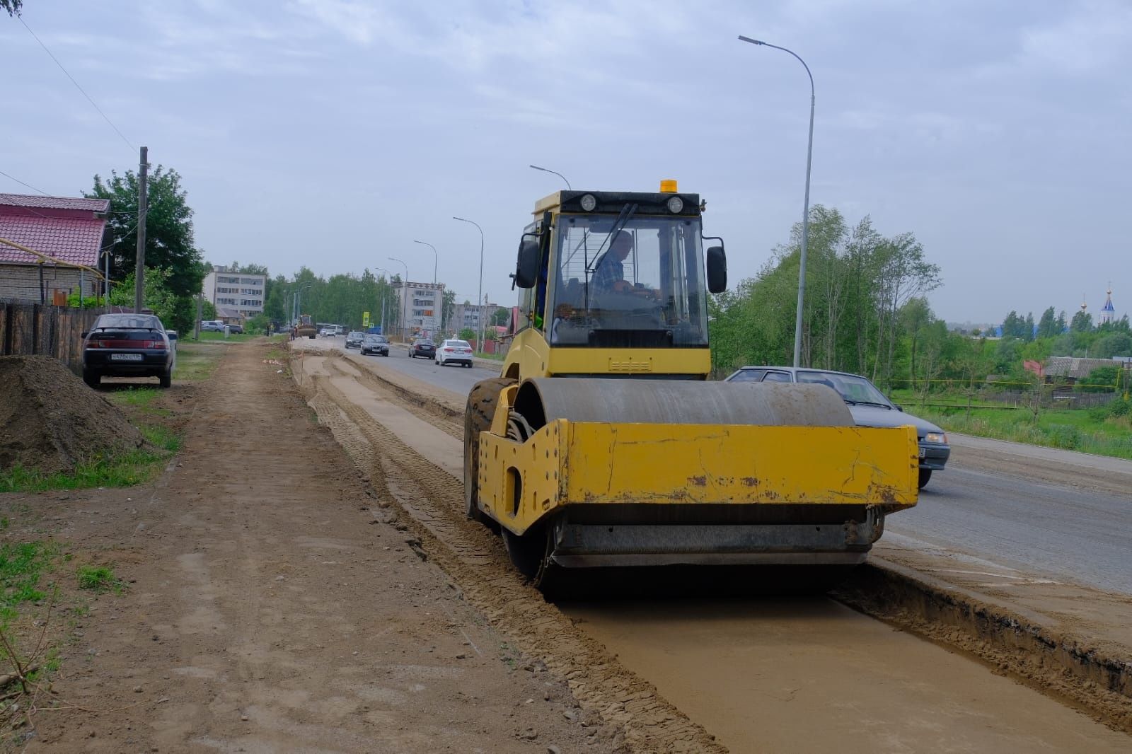 В нижней части Елабуги, между двумя кольцевыми развязками, расширяют дорогу