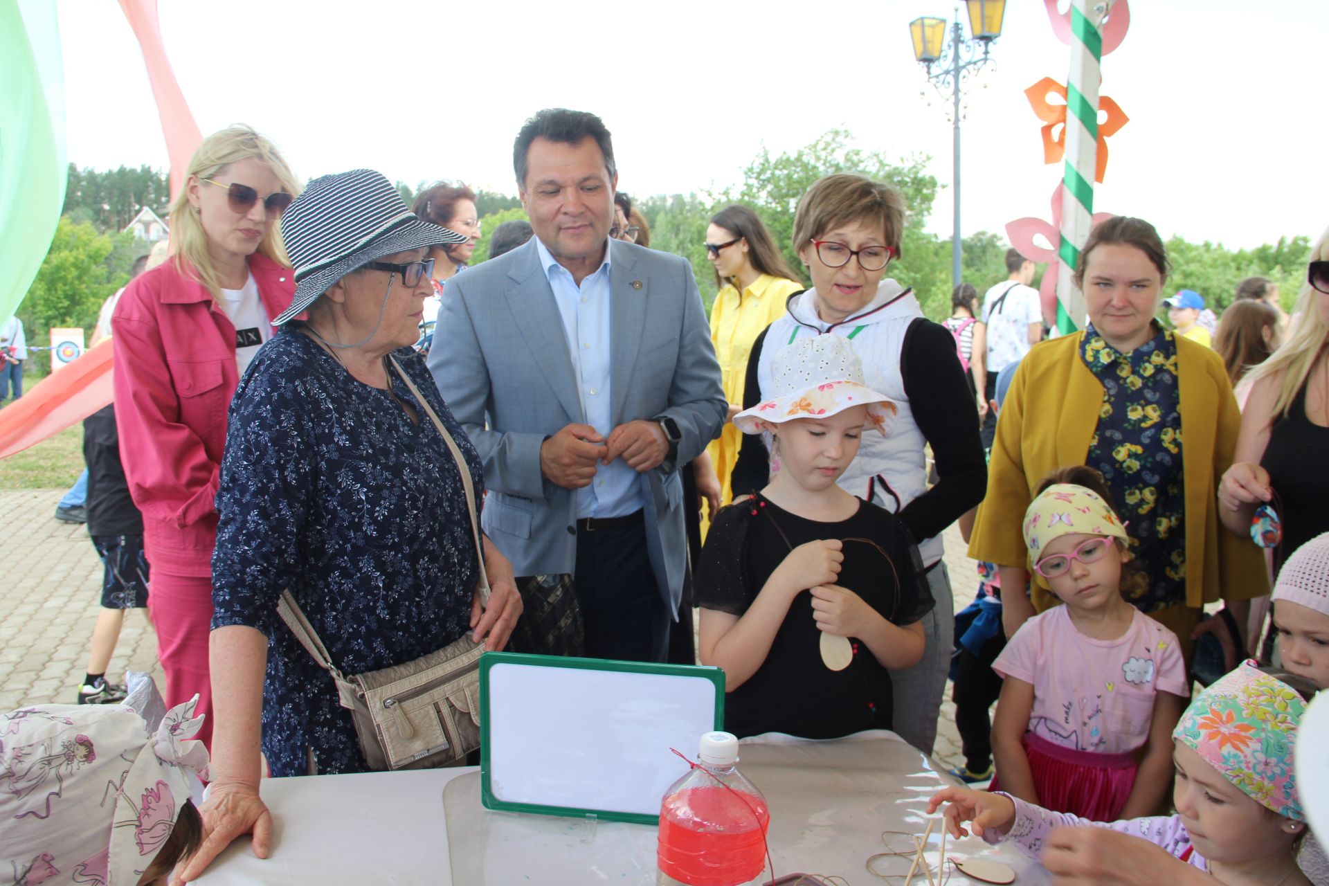 В Елабуге на Дне защиты детей наградили победителей «Веселых стартов»