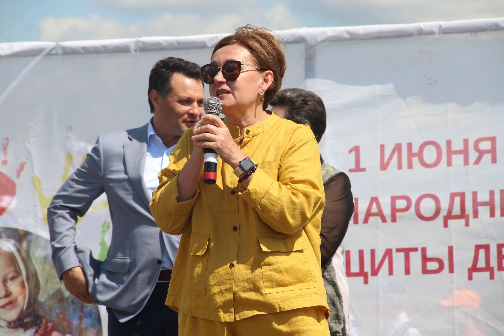 В Елабуге на Дне защиты детей наградили победителей «Веселых стартов»