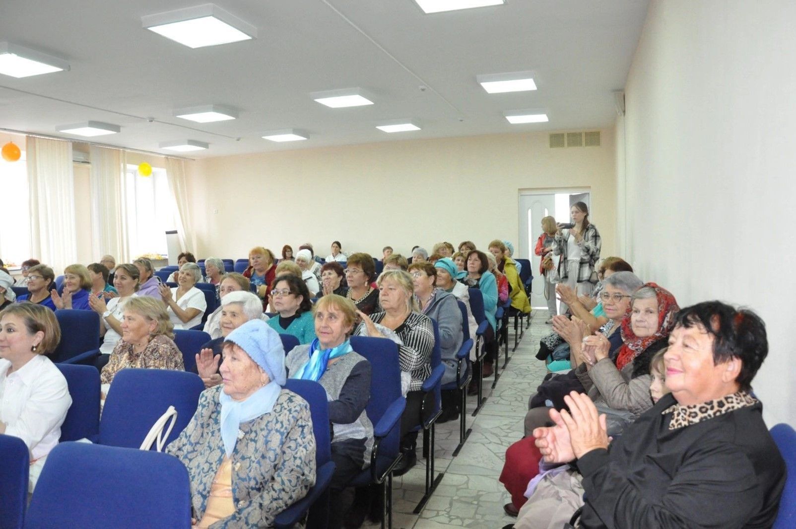 От продуктовых наборов до института: как Елабуга поддерживает своих пенсионеров