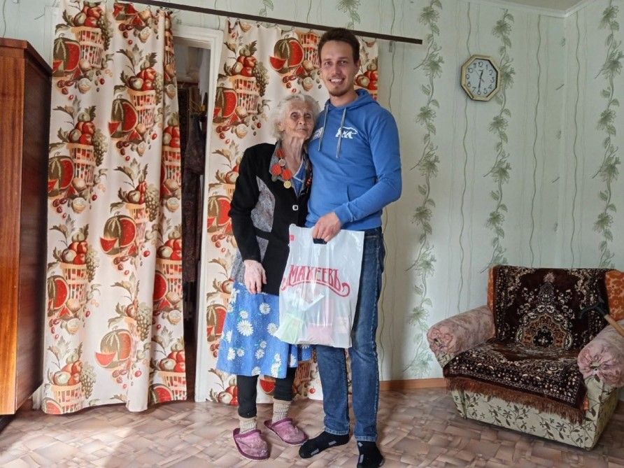 От продуктовых наборов до института: как Елабуга поддерживает своих пенсионеров