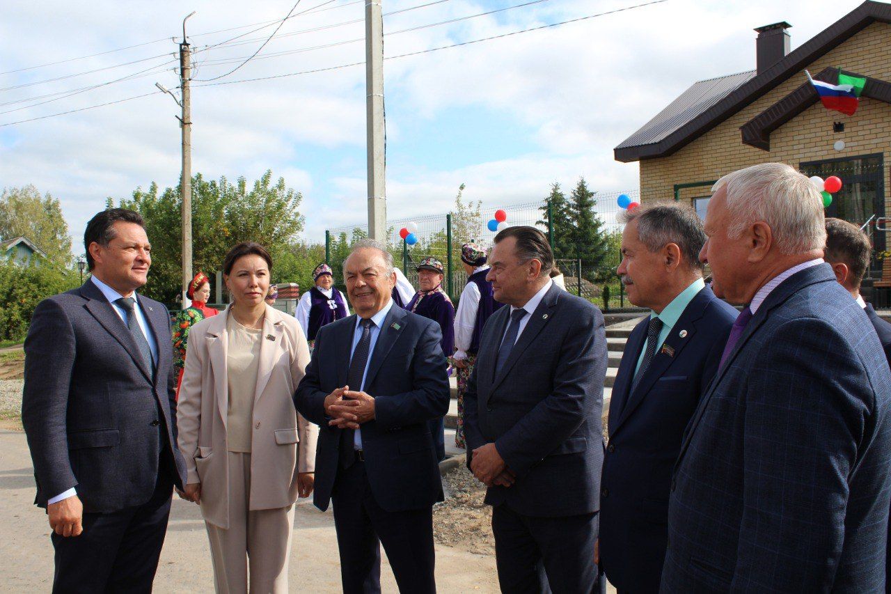 В Елабужском районе открыли новое здание исполкома с участием Экзама Губайдуллина