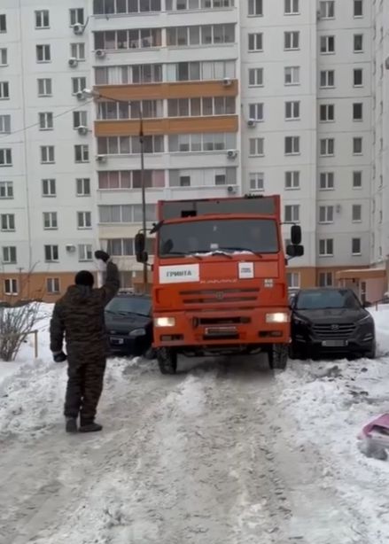 «Домуправ-3» просит елабужан не загораживать проезд для спецтехники