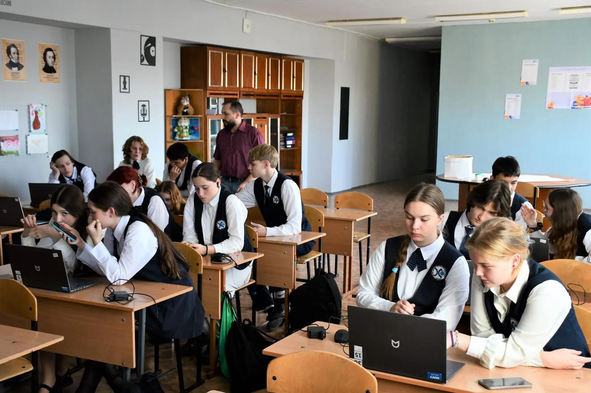 Ученики Инженерно-технологического лицея получают профессиональные навыки в «Алабуга Политех»