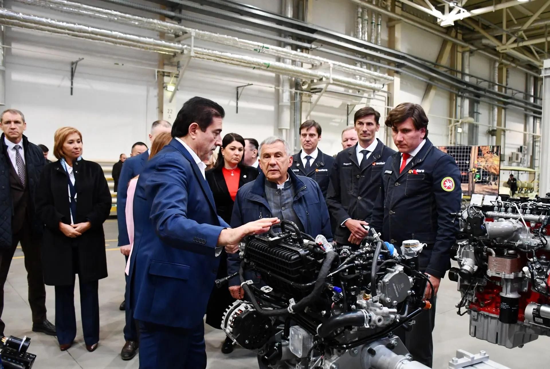 Рустам Минниханов открыл новую линию производства автомобилей «СОЛЛЕРС Алабуга»