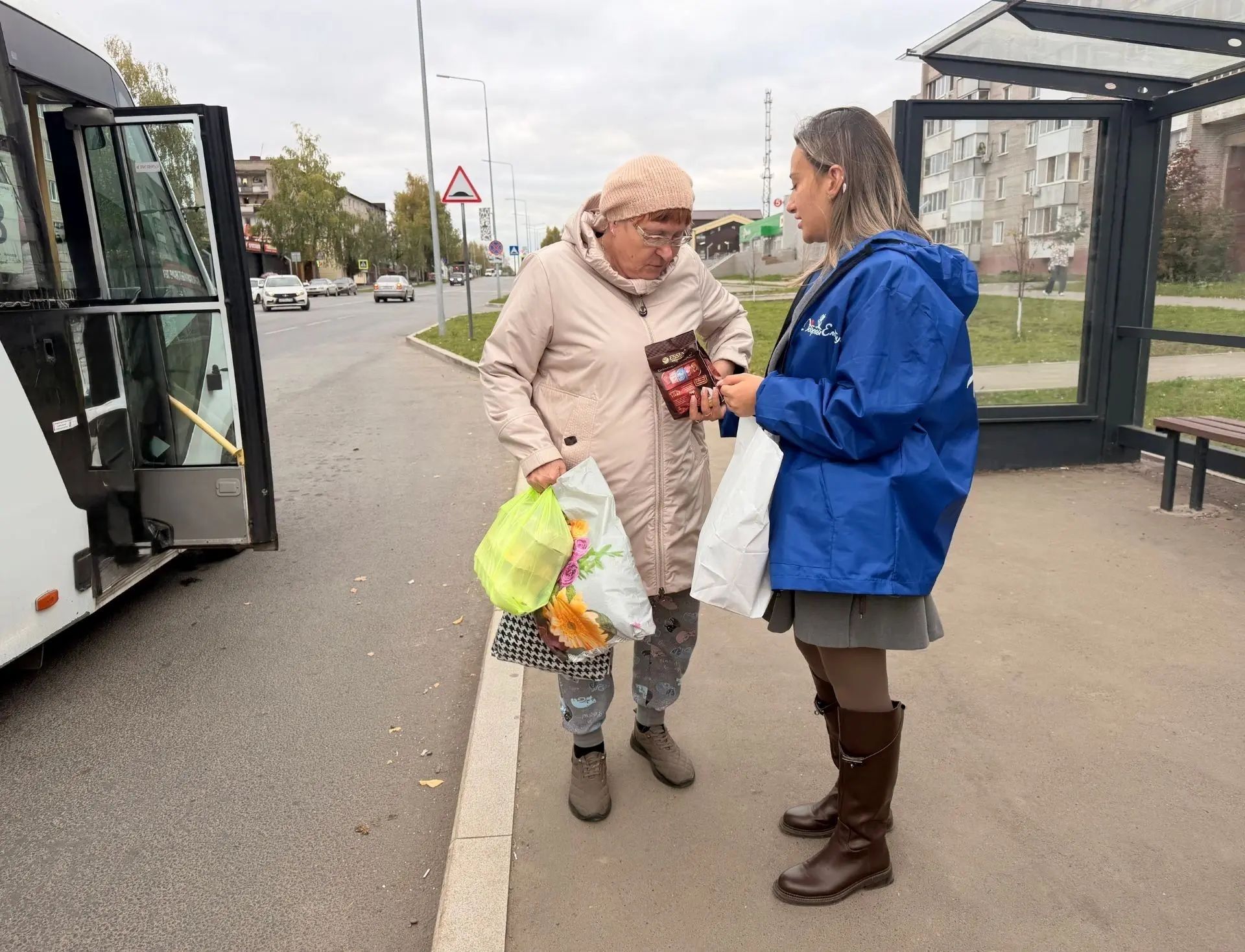 Акцию «Поздравление в пути» провели в Елабуге