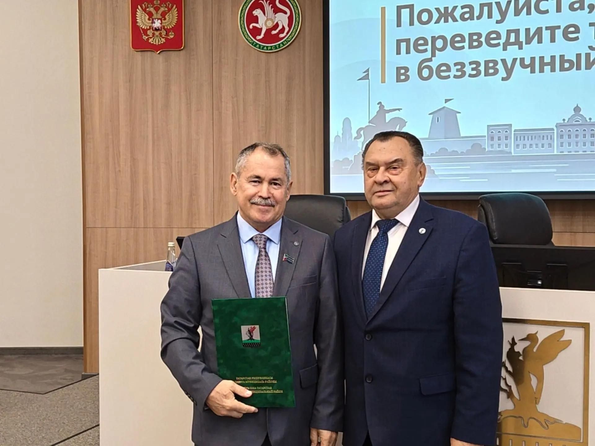 Александр Косов вручил награды на общегородской планерке в Елабуге