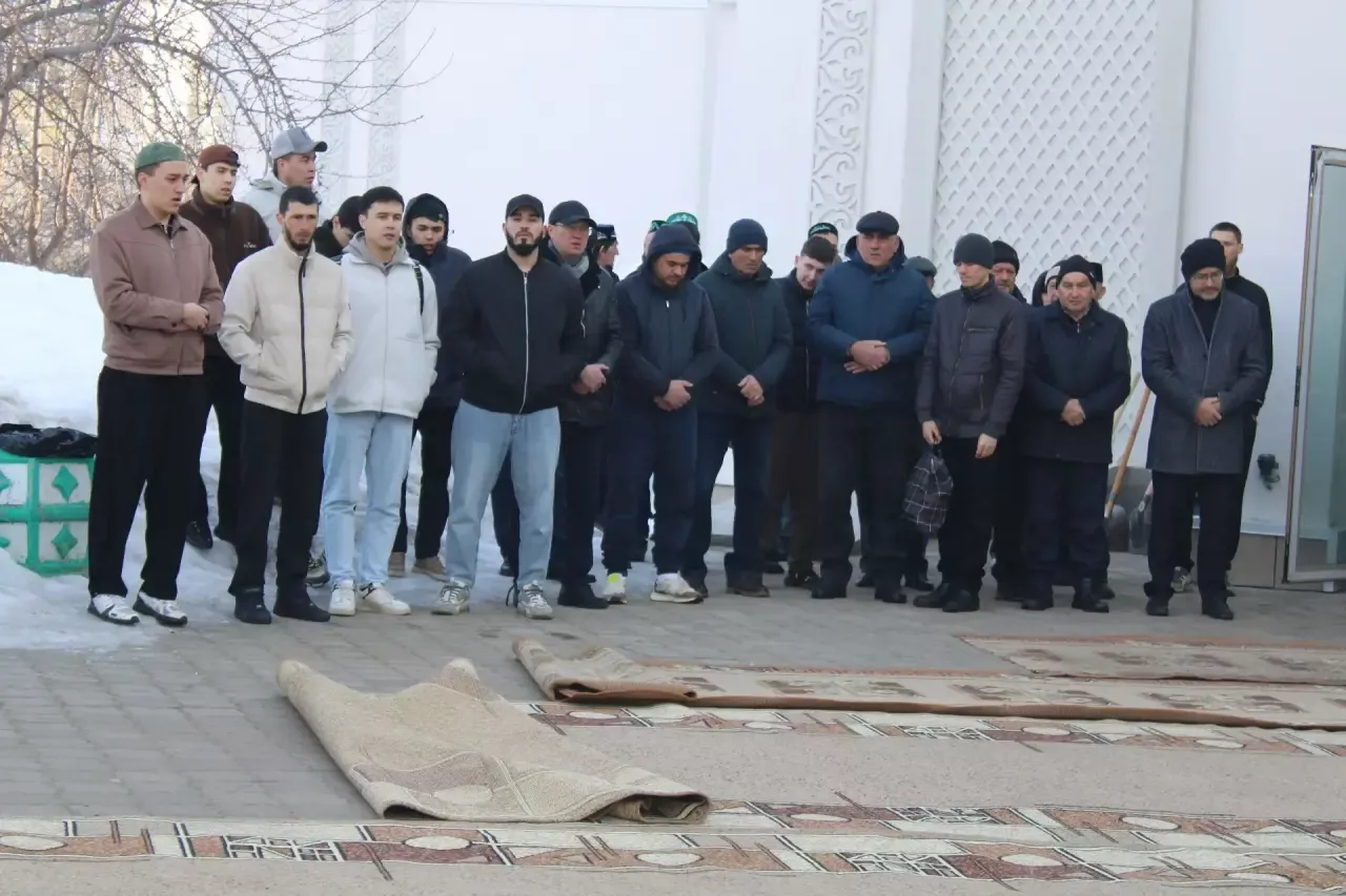 «Тепло на душе и солнце светит»: мусульмане Елабуги отмечают Ураза-байрам