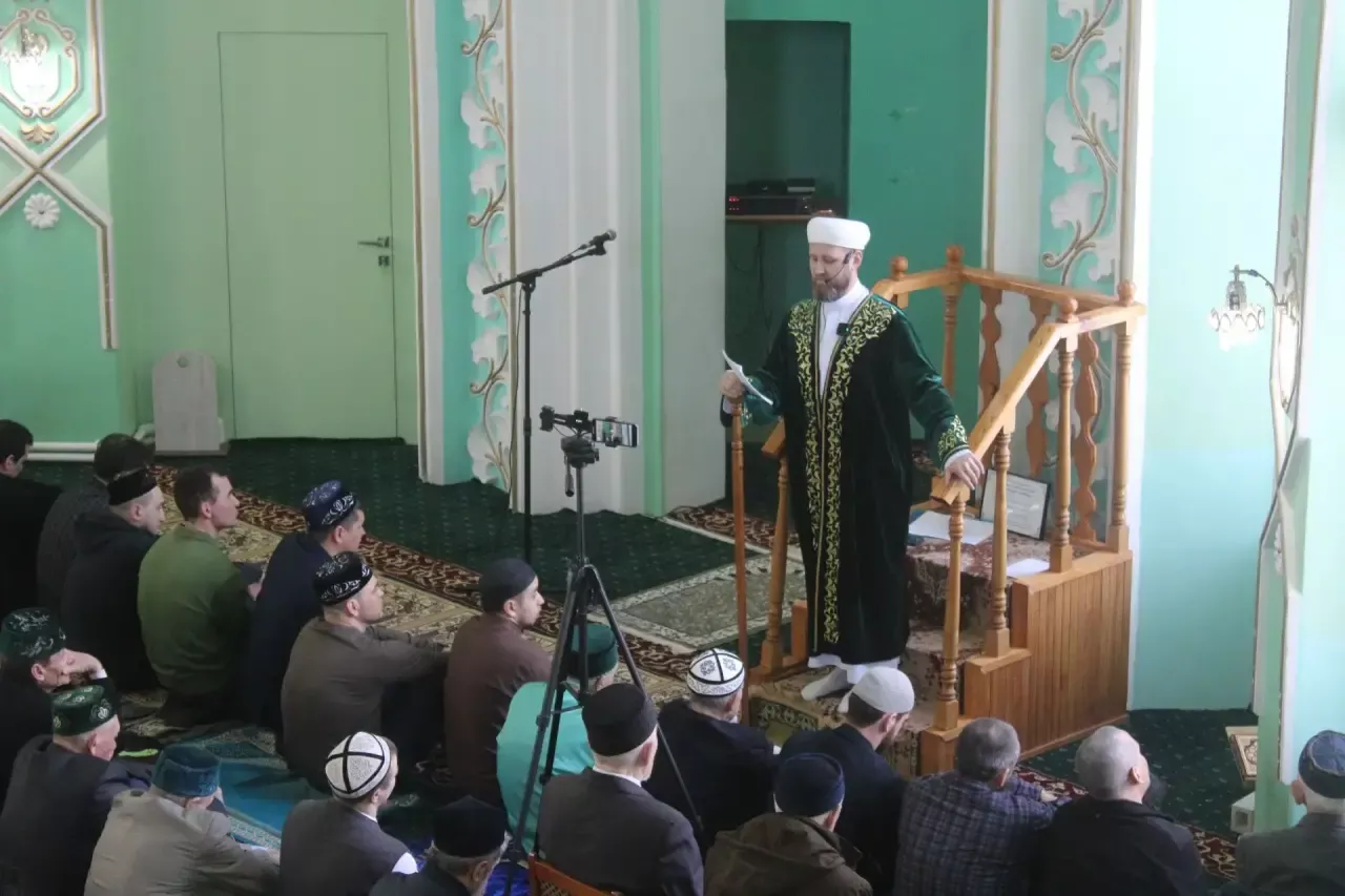 «Тепло на душе и солнце светит»: мусульмане Елабуги отмечают Ураза-байрам