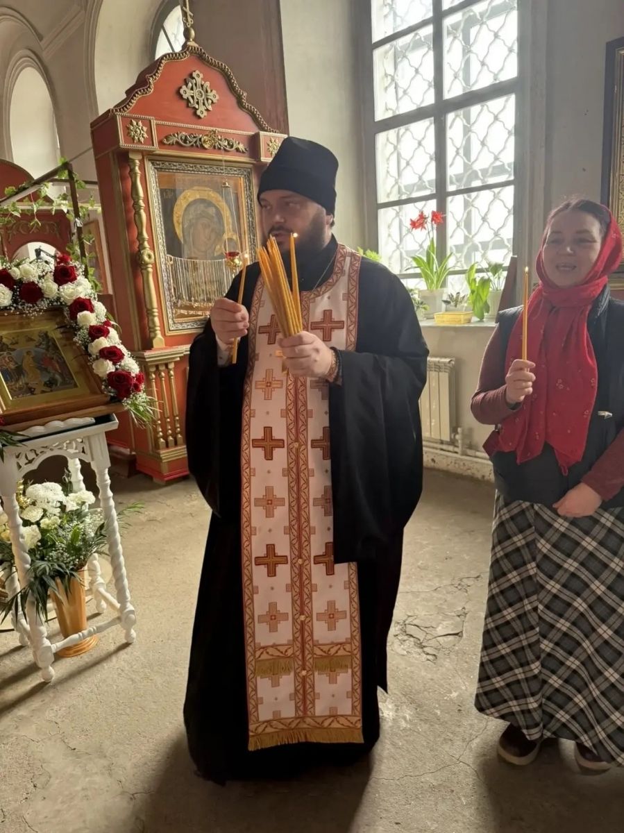 В Спасский собор Елабуги доставили Благодатный огонь