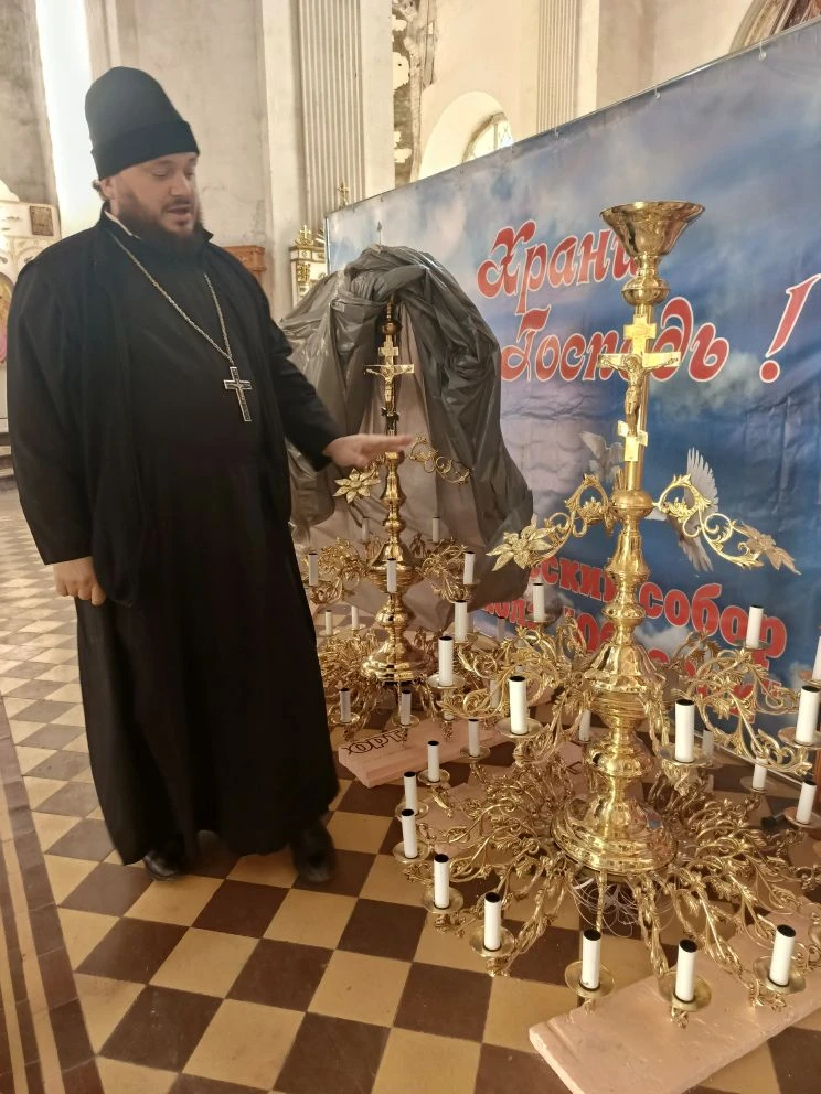 Новые ворота по старым фото, люстры и подсвечники: что изменилось в Спасском соборе Елабуги