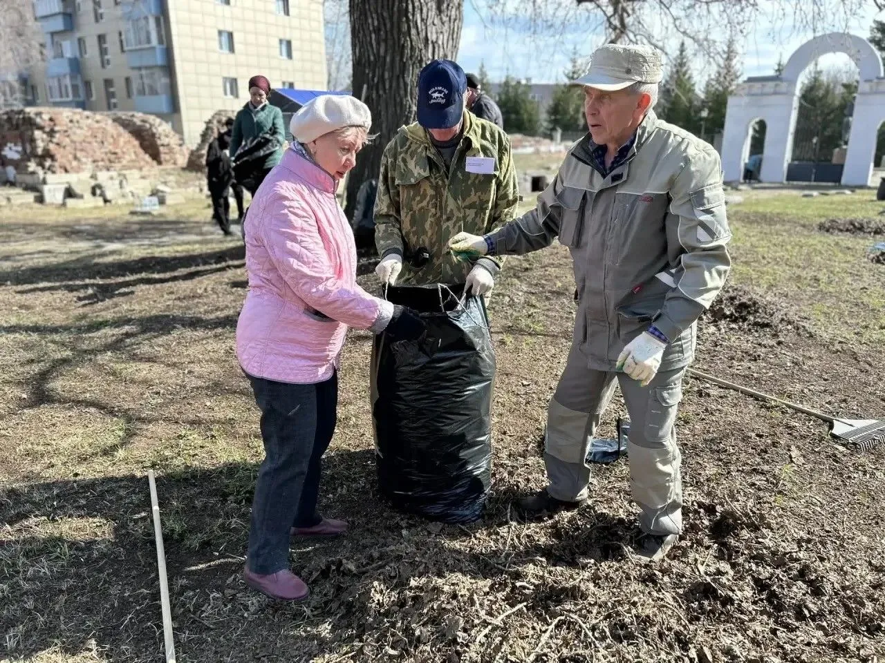 Двухмесячник по уборке территорий в Елабуге продолжается