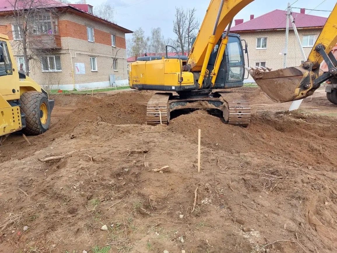 На улице Матросова начались дорожные работы: как преобразятся дворы Елабуги