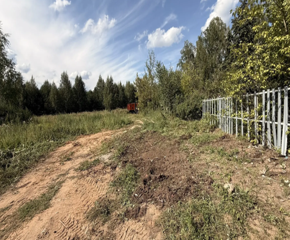 На Петропавловском кладбище в Елабуге убрали сухостой и вывезли мусор