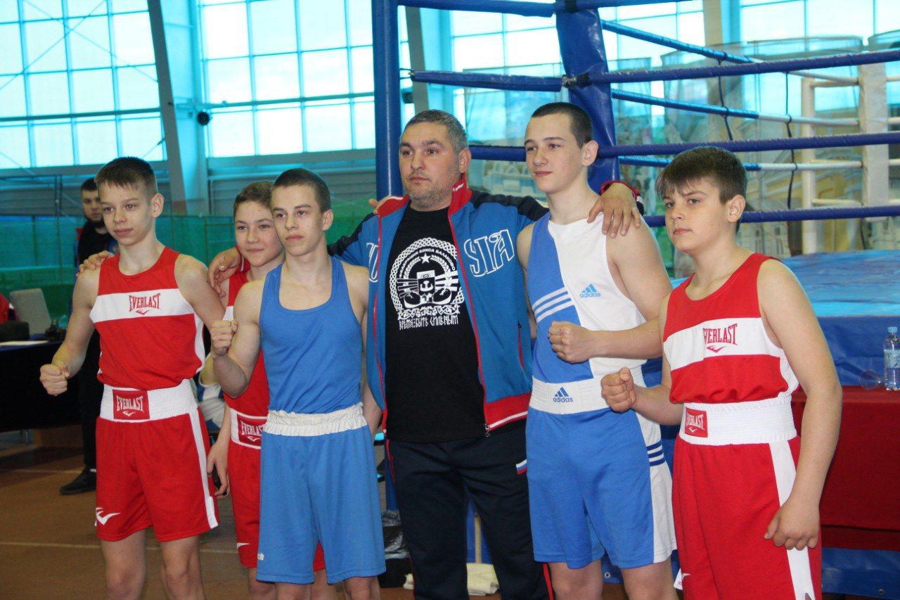 В Елабуге состоялось открытие Межрегионального турнира по боксу памяти Евгения Мунькова
