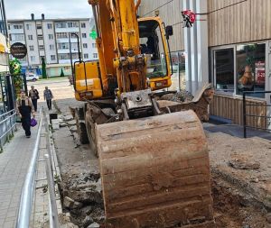 Рустем Нуриев сообщил о ремонте тротуара у 37-го магазина