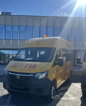 В День учителя Елабужский район получил новый автобус
