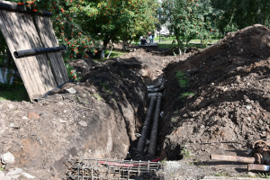 На Соборной площади Елабуги обновляют теплоизоляцию коммунальных сетей