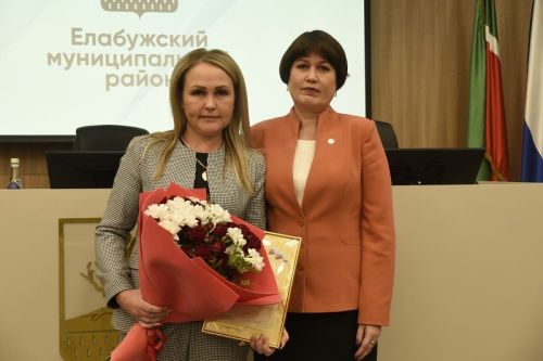 В Елабуге на городской планерке руководителей вручили награды