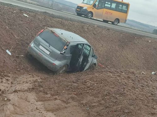 В Елабуге автомобиль столкнулся с автобусом: есть пострадавшие