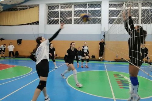 Женская команда Елабужского института по волейболу вновь привезла победу