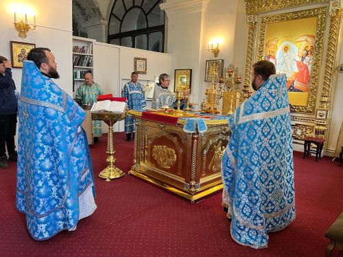 Престольный праздник молитвенно отметили в Спасском соборе Елабуги