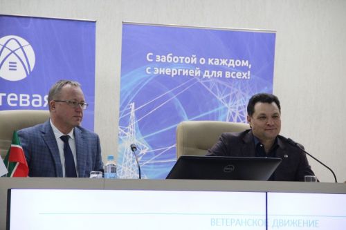 Глава района встретился с работниками «Сетевой компании»