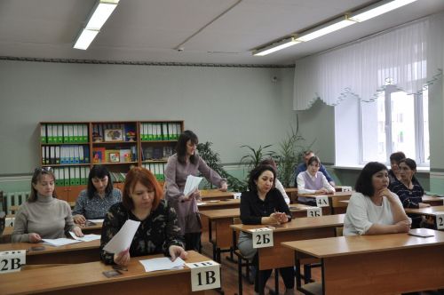 Все по-взрослому: родители елабужских выпускников написали ЕГЭ