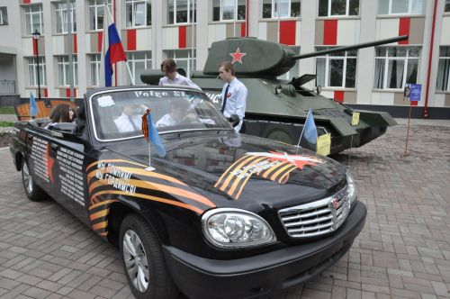 Ветераны, школьники из Елабуги и Лисичанска высадили Сад памяти и дружбы
