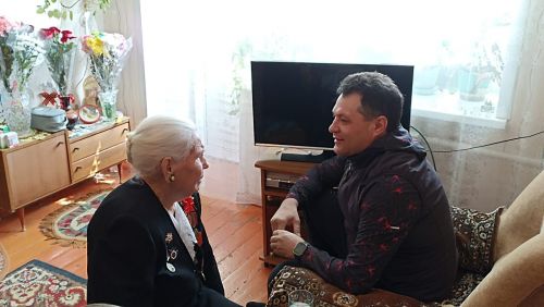 Глава Елабужского района навестил ветерана Великой Отечественной войны Лидию Горбунову