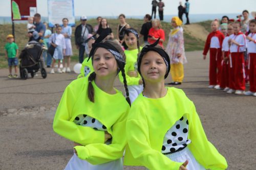 В Елабуге на Дне защиты детей наградили победителей «Веселых стартов»